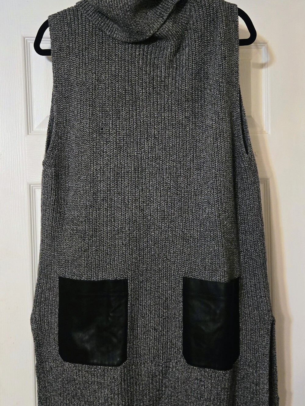 Banana Republic Gray knit faux leather pockets sleeveless Sweater